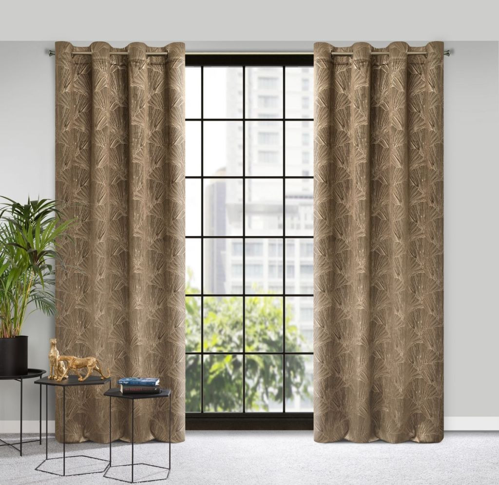 VELOURS GORDIJN PIERRE CARDIN BRUIN met goud print 140X250CM 2 STUKS