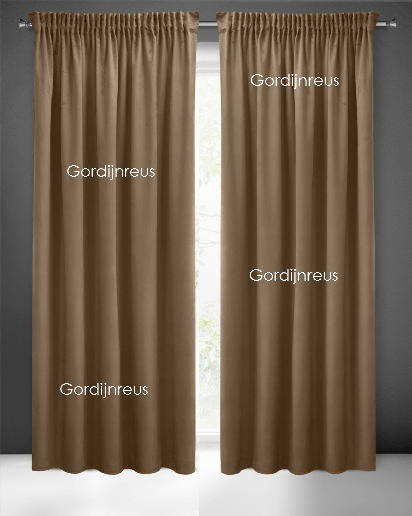 Velours gordijn met plooiband PIERRE CARDIN BRUIN 140x265cm x 2 stuks